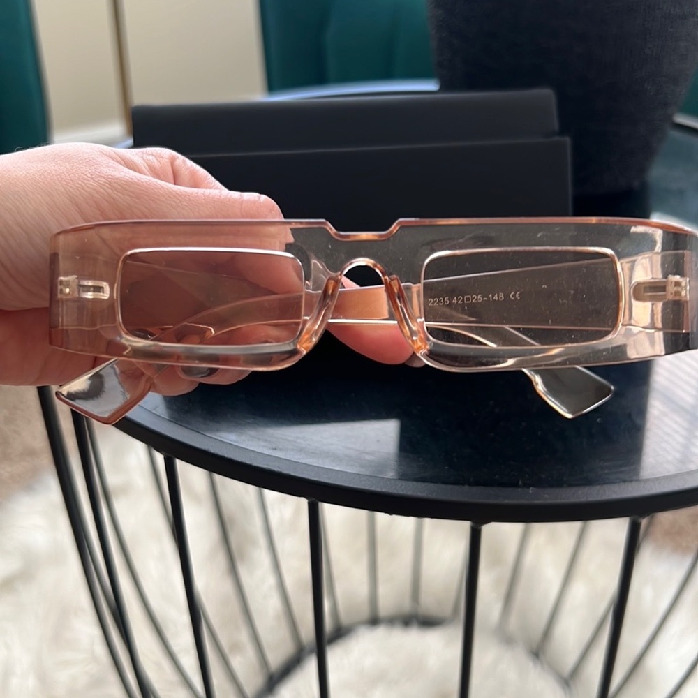 Maniere de Voir sun glasses in nude